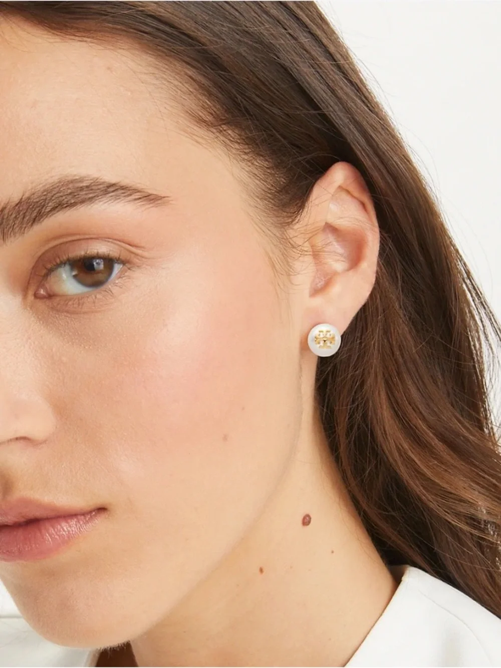 NWOT Tory Burch Moondance Pearl Logo Stud Earring